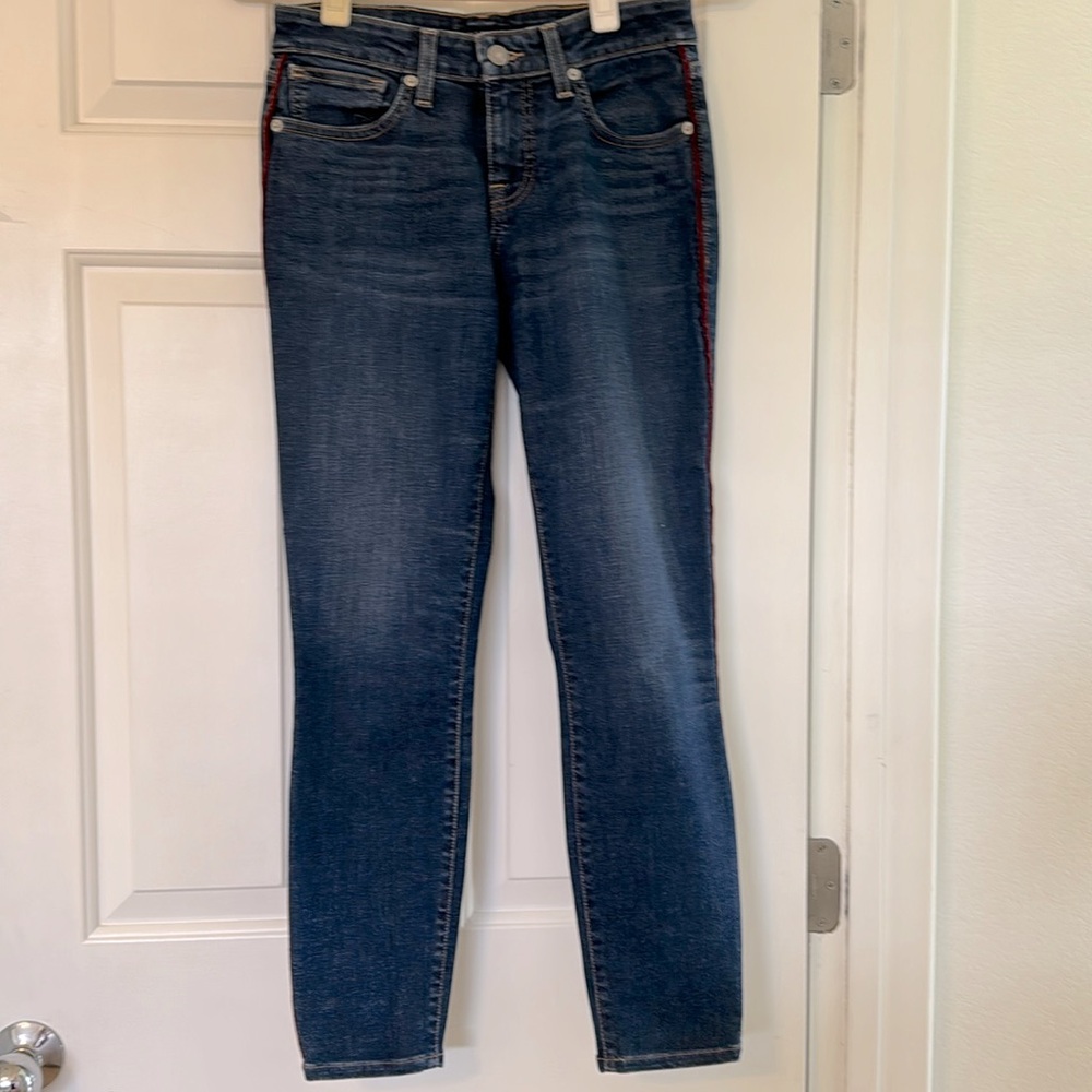 Lucky Jeans